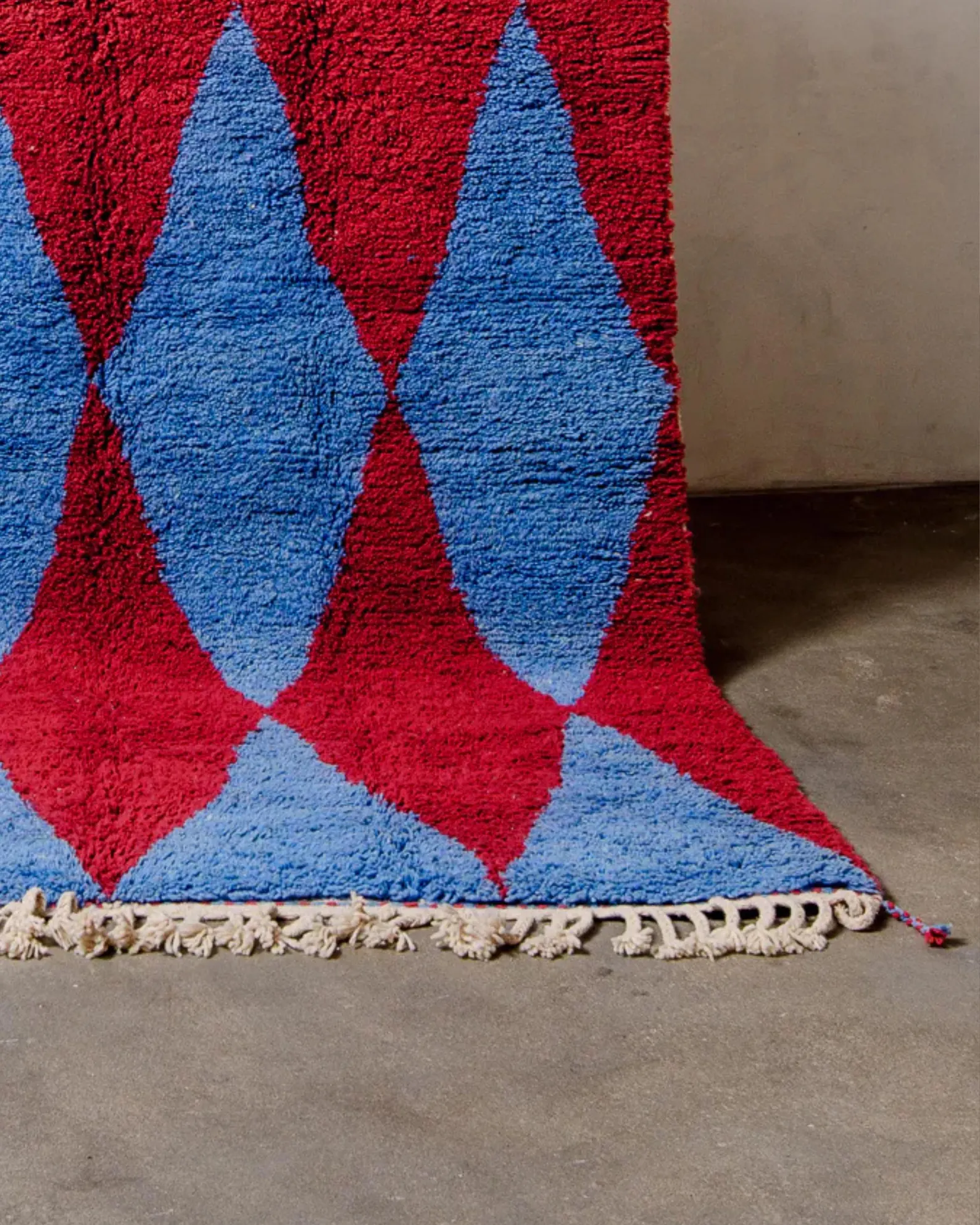 Berber Teppich handgeknüpft wolle marokko rot blau design