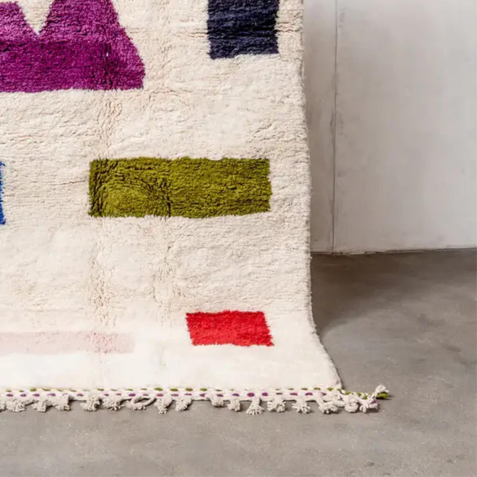 Geometrischer marokkanischer Wollteppich im Boho Stil