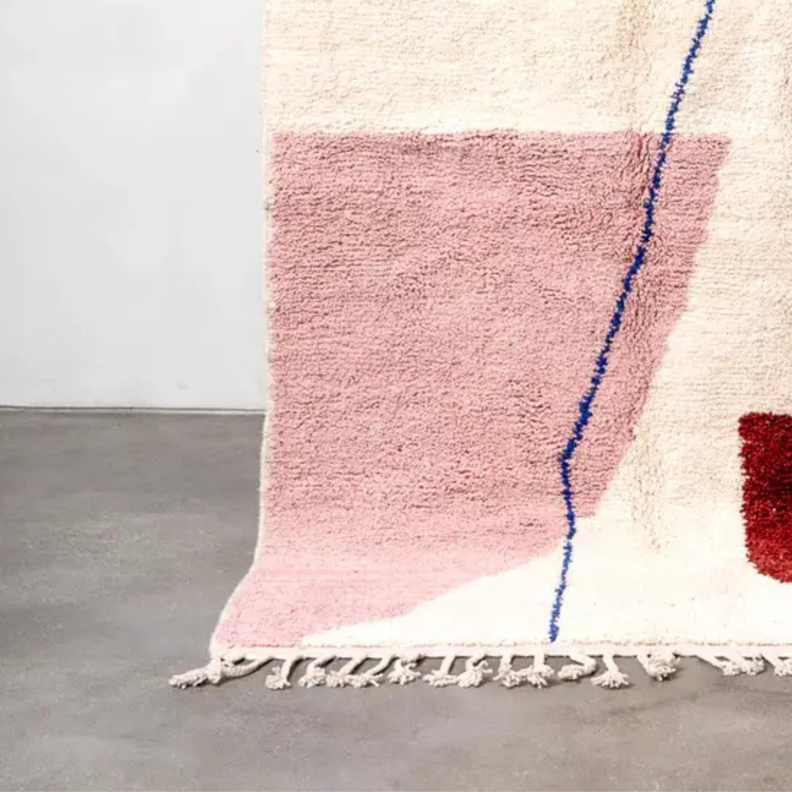 Bunter Berber Teppich in Rosa, Creme und Rot für modernes Wohnen